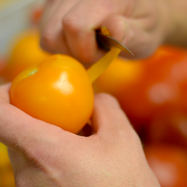 Peeling Tomato